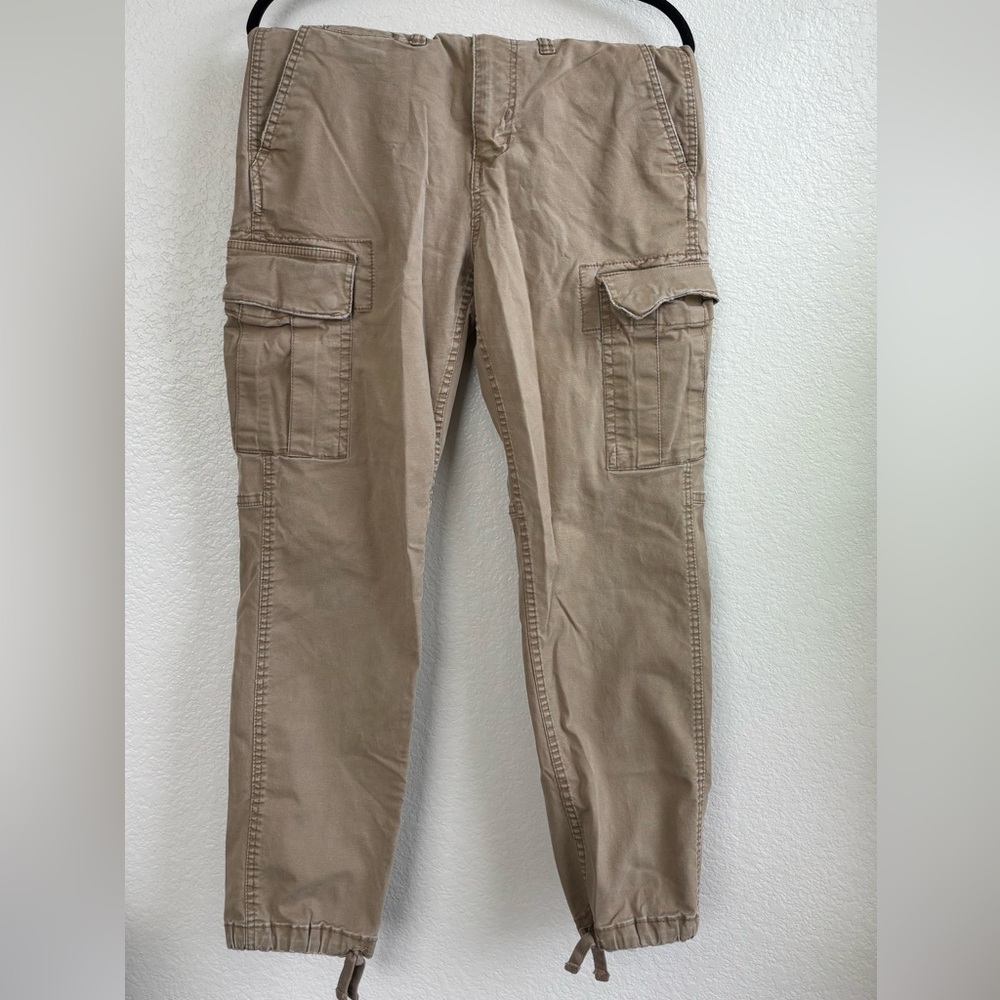 American Eagle Outfitters Men's Khaki Cargo Pants